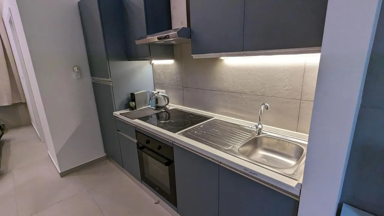 Valona 101 - Elegant Loft Apartment Bari Italy